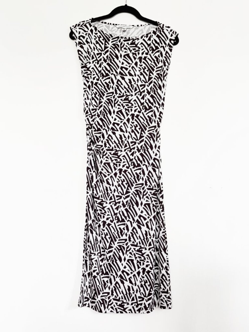 Diane Von Furstenburg Bold Geometric Silk Brown and Cream Midi Dress. Size 4 - Picture 2 of 7